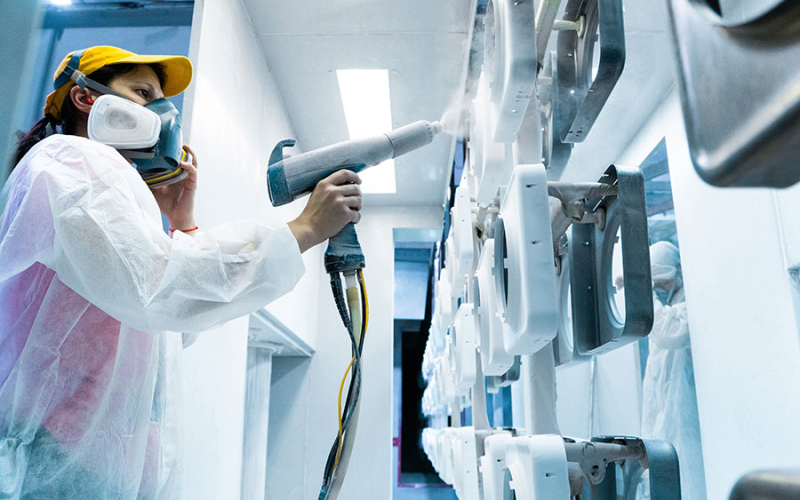 Oberflächenbeschichter/in